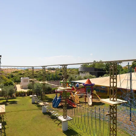 Star Resort Side